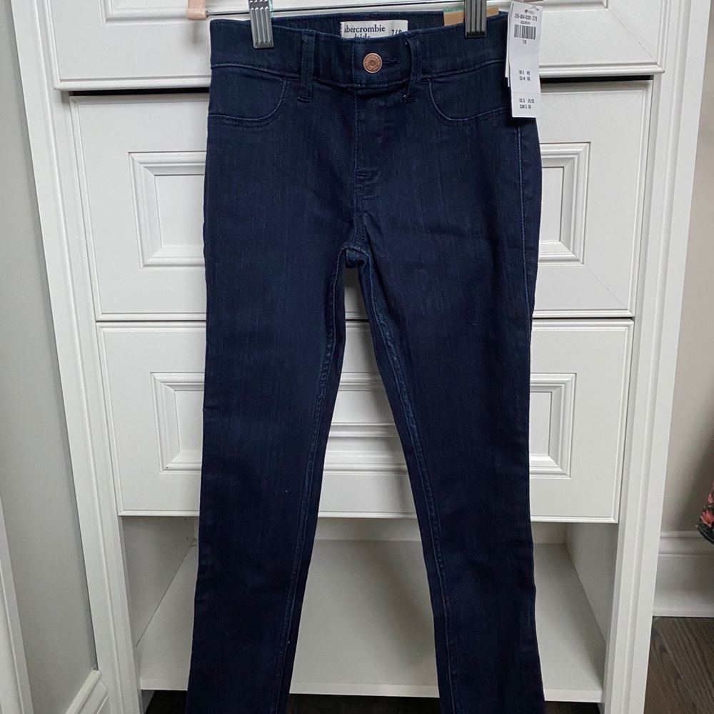 Abercrombie Kids dark wash joggings BNWT Size 7/8
